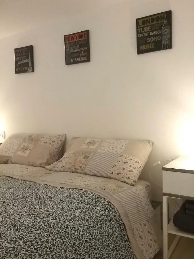 Isola Flat Daire Milano İtalya